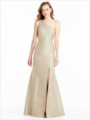 Asymmetrical one-shoulder bridesmaid dress in champagne satin with side slit and floor-length skirt